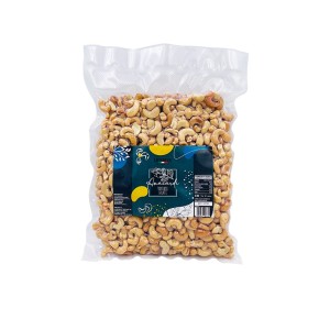 Geröstete und gesalzene ganze Cashewkerne