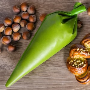 Premium Hasselpähkinäkerma Pursotinpussissa